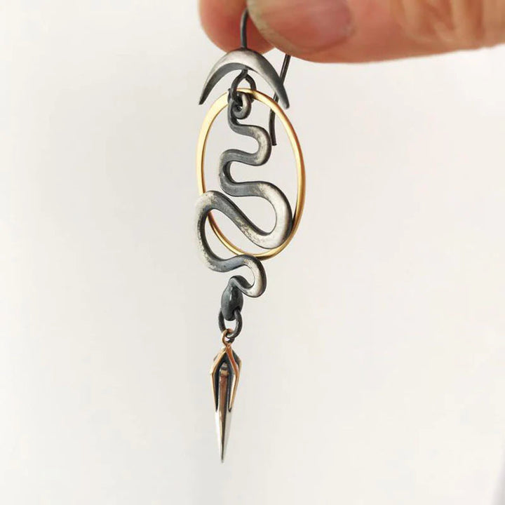 Nepravilne geometrijske spirale naušnice Serpentina