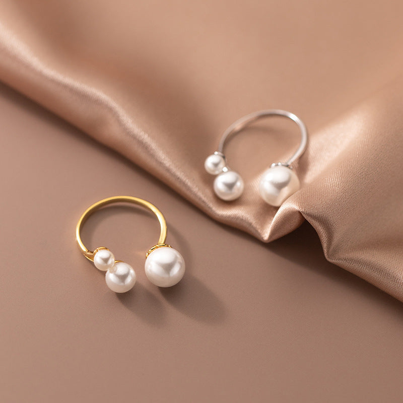 Elegantni Prsten s Trio Perlama